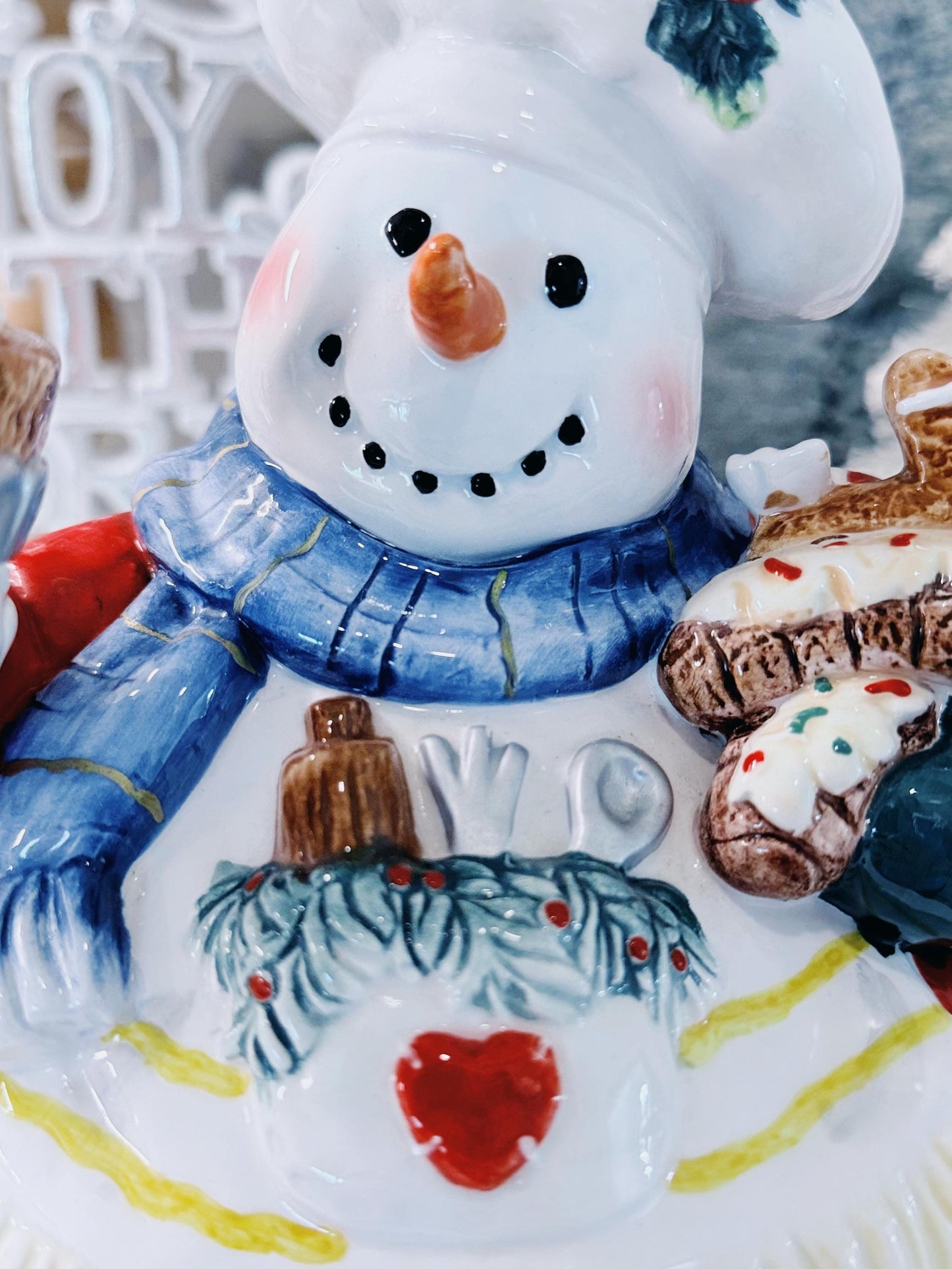 Paris & BeeBee Snowman Baker Cookie Jar Crackle Glass Base