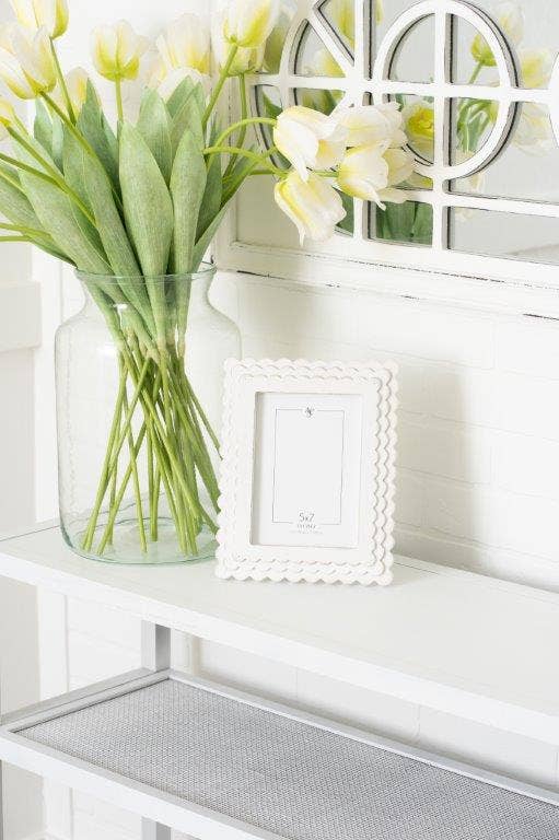 Scalloped Edge Wood Photo Frame