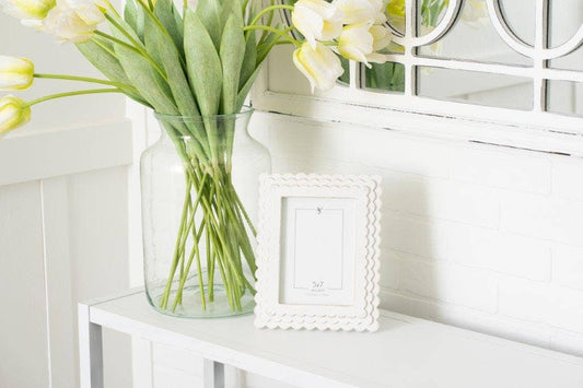 Scalloped Edge Wood Photo Frame