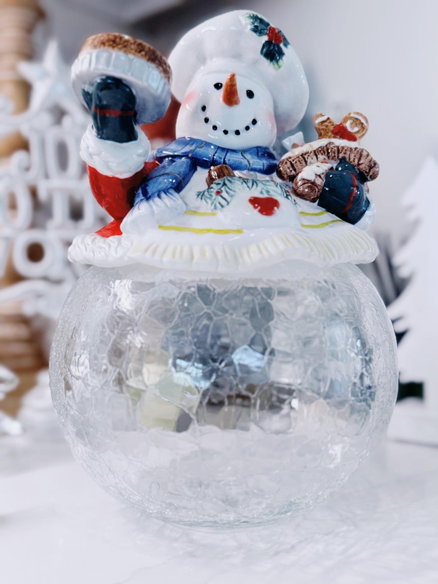 Paris & BeeBee Snowman Baker Cookie Jar  Crackle Glass Base