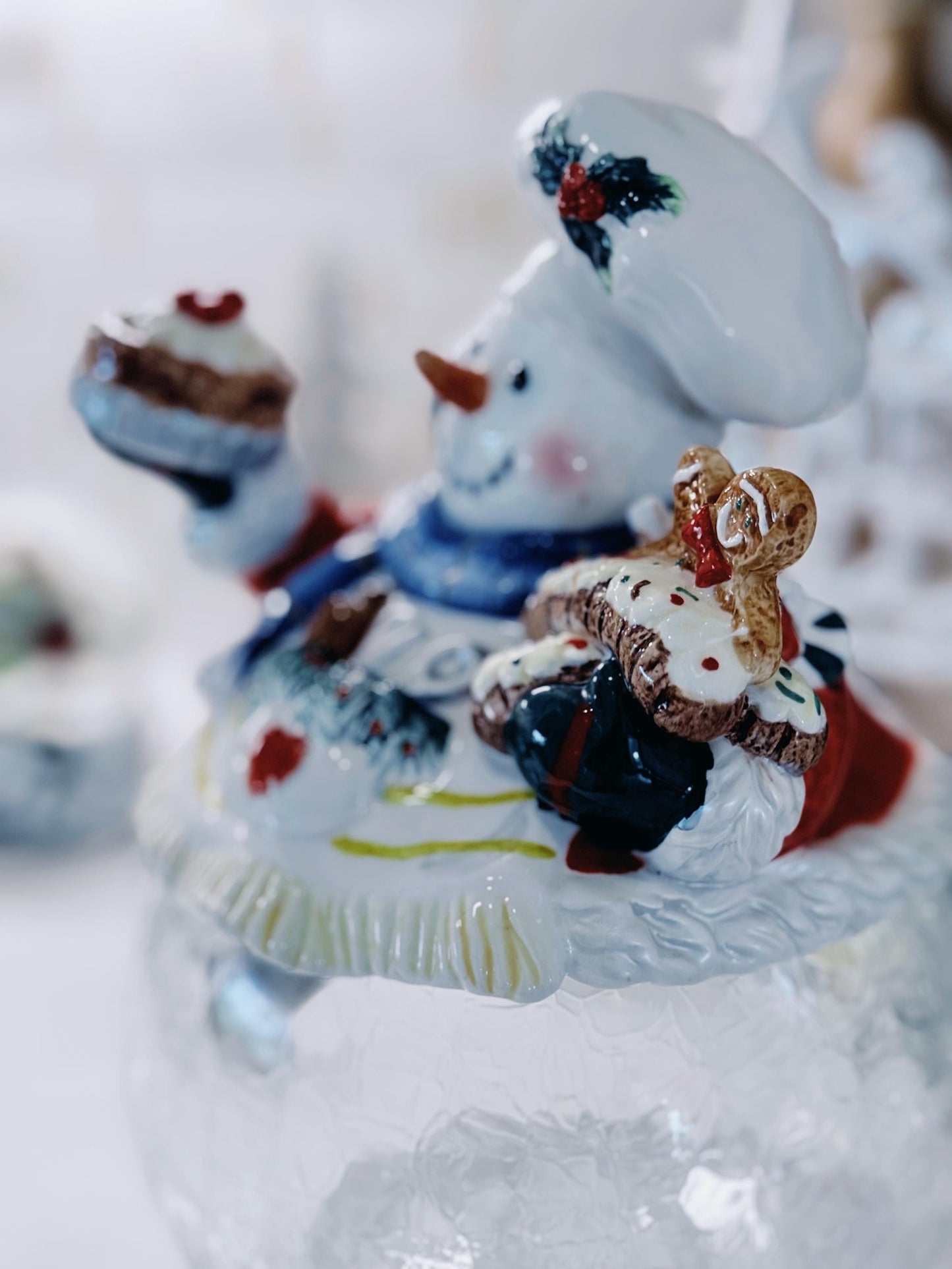 Paris & BeeBee Snowman Baker Cookie Jar  Crackle Glass Base