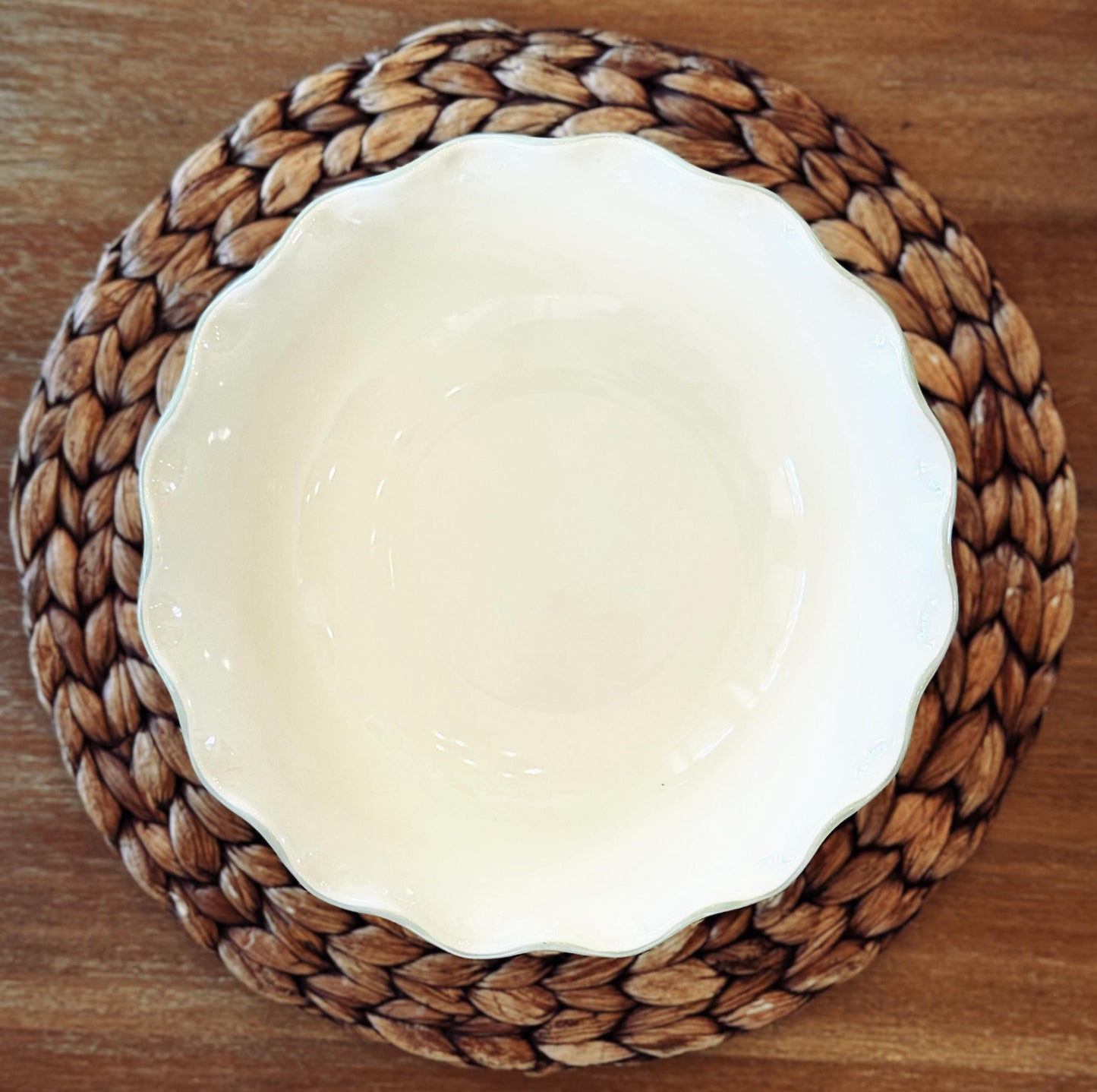 Pfaltzgraff Garden Party fluted edge serving bowl